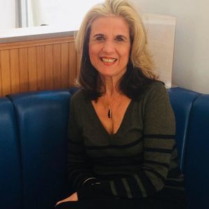 Meet your Posher, Laurie